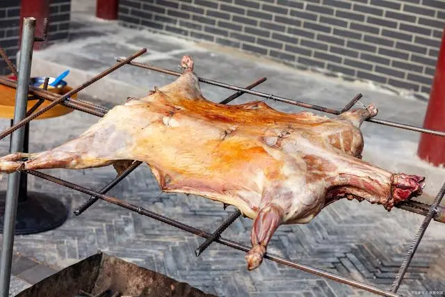 烤全羊.jpg
